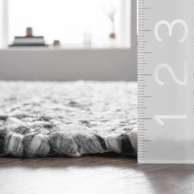 NuLOOM Natosha Indoor/Outdoor Chevron Striped Area Rug 4 NuLOOM Natosha Indoor/Outdoor Chevron Striped Area Rug - Image 2