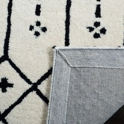 Shawna Geometric Design Tufted Rug - Safavieh 4 Shawna Geometric Design Tufted Rug - Safavieh - Image 2