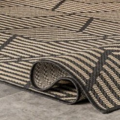 NuLOOM Leona Modern Geometric Indoor And Outdoor Area Rug 14 NuLOOM Leona Modern Geometric Indoor And Outdoor Area Rug -Home Decor Store GUEST e61bb040 84ab 4408 990b da897e379bc1